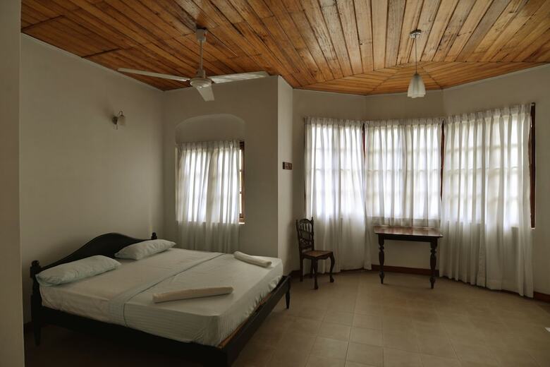 Hotel Pearl House