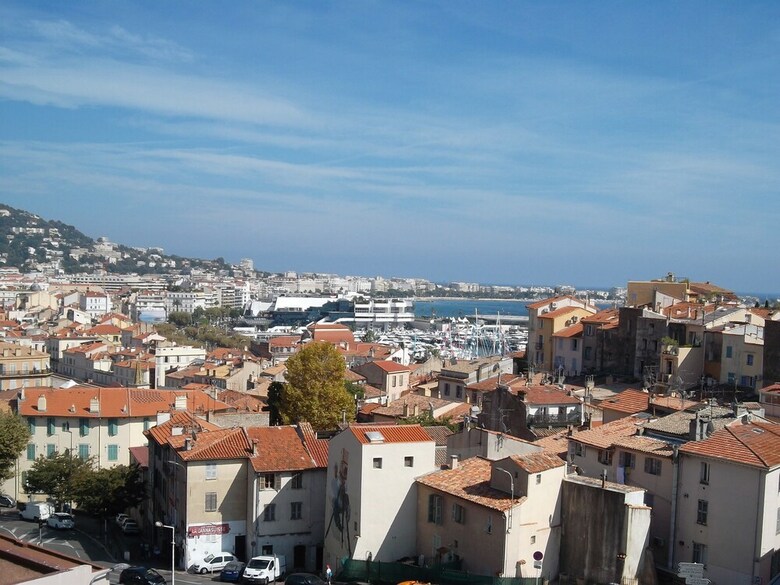 Elegant Studio Apartment Le Suquet