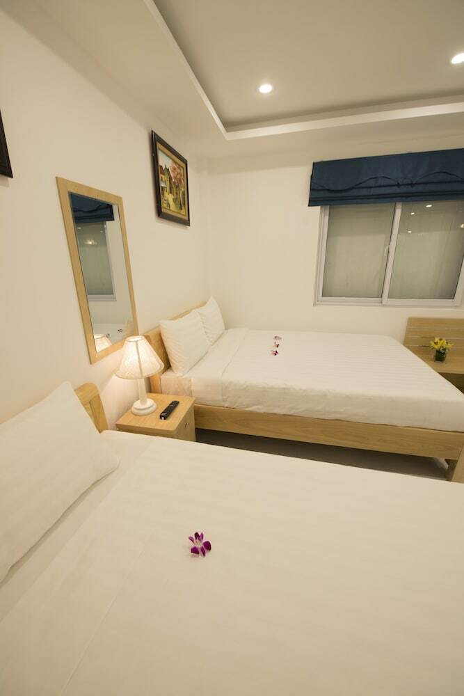 Hanoi Holiday Center Hotel