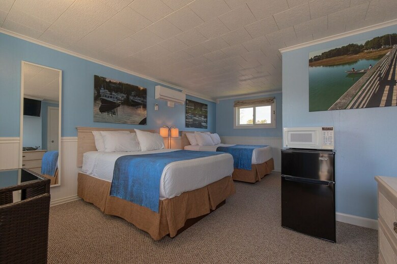 Hotel Footbridge Beach Motel