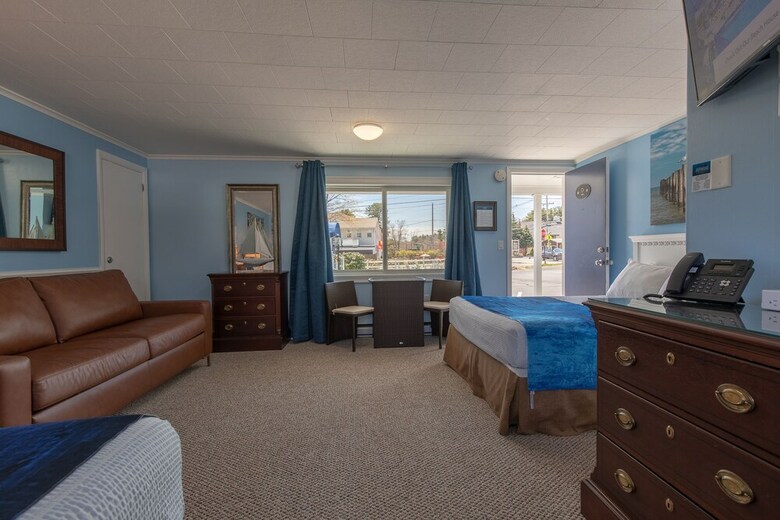 Hotel Footbridge Beach Motel