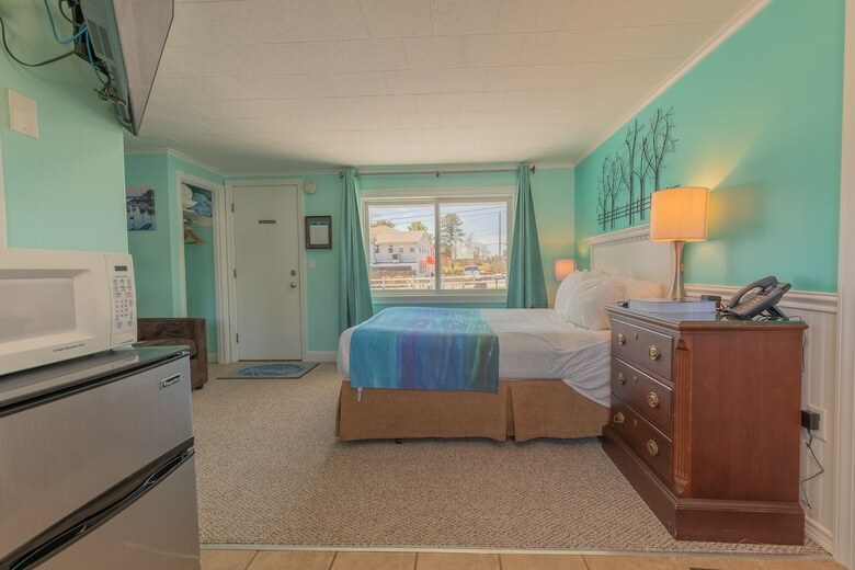 Hotel Footbridge Beach Motel