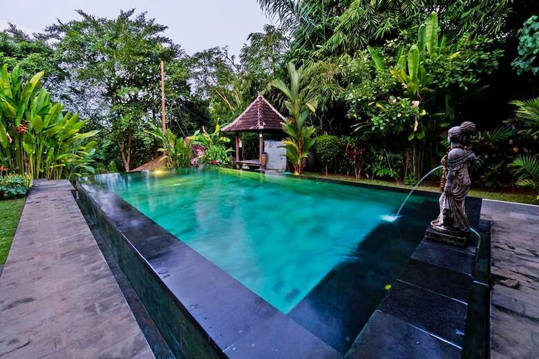 Sari Bamboo Villas