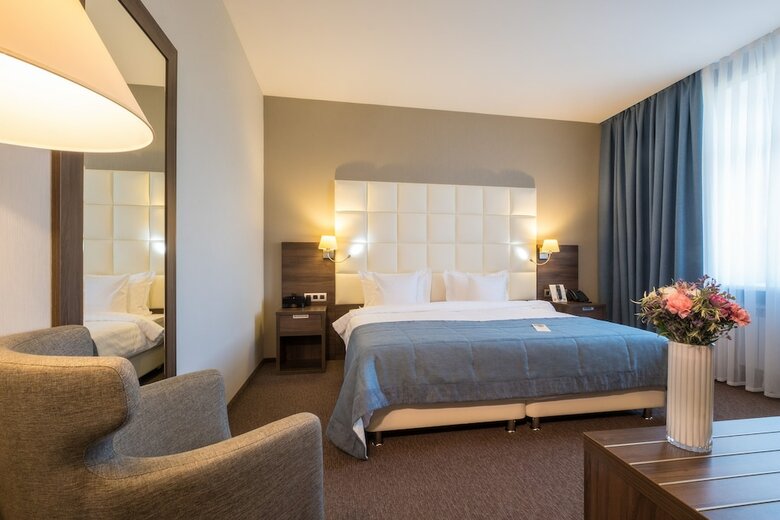 Hotel Tom River Plaza