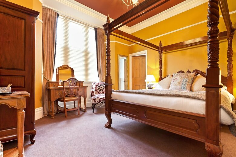Hotel Chestnuts Guest House (adults Only)