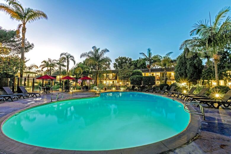 Hotel Ramada By Wyndham Santa Barbara