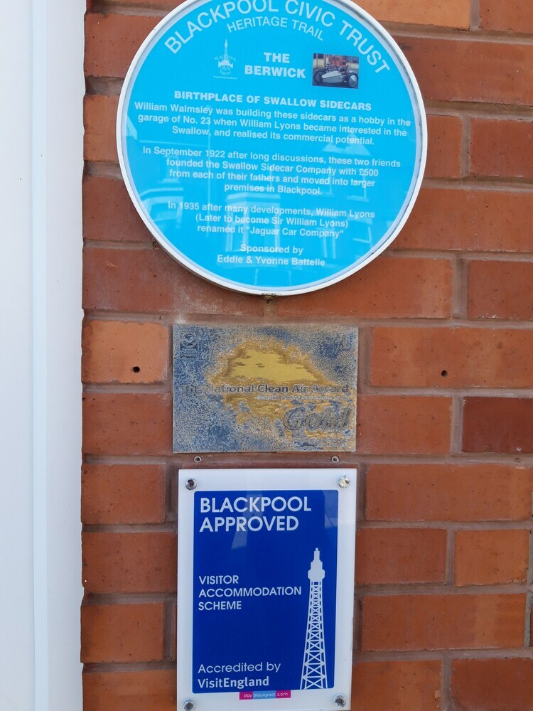 Hotel The Berwick - Over 40's Only