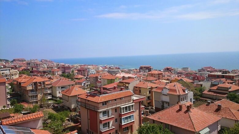 Roel Residence Apartments