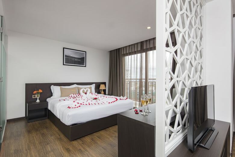 Meriton Hotel