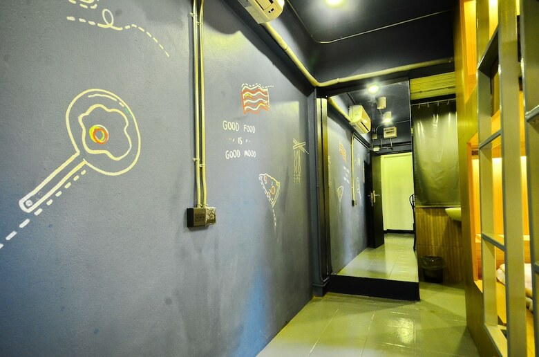 Hostal The Neighbor Hoot Hostel & Cafe