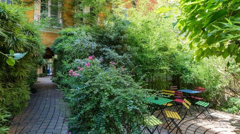Les Patios Du Marais