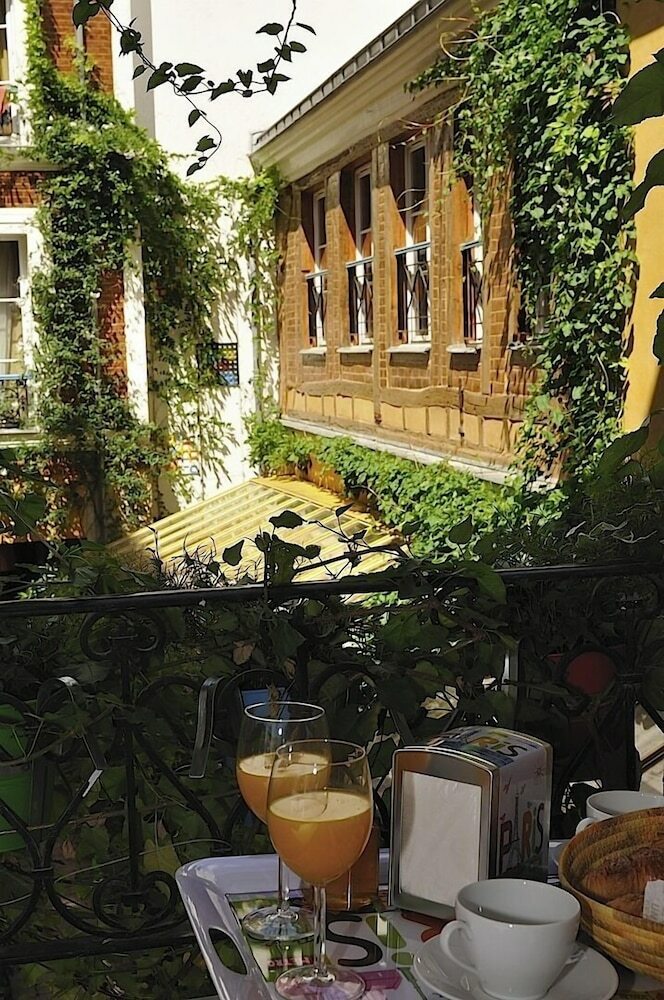 Les Patios Du Marais