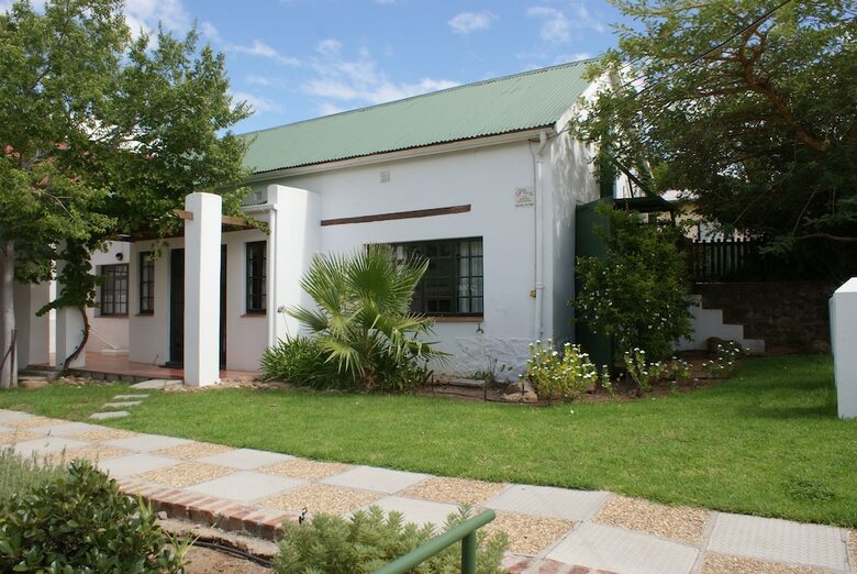 Bed & Breakfast Koo Karoo Guest Lodge