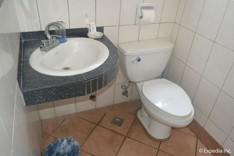 Hotel Apartelle Royal