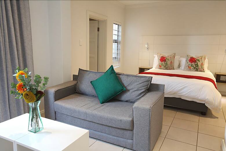 Hotel The Paralian