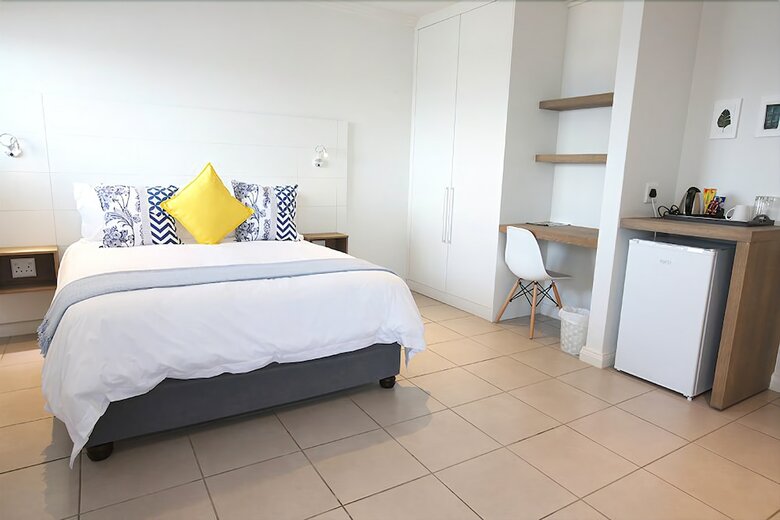 Hotel The Paralian
