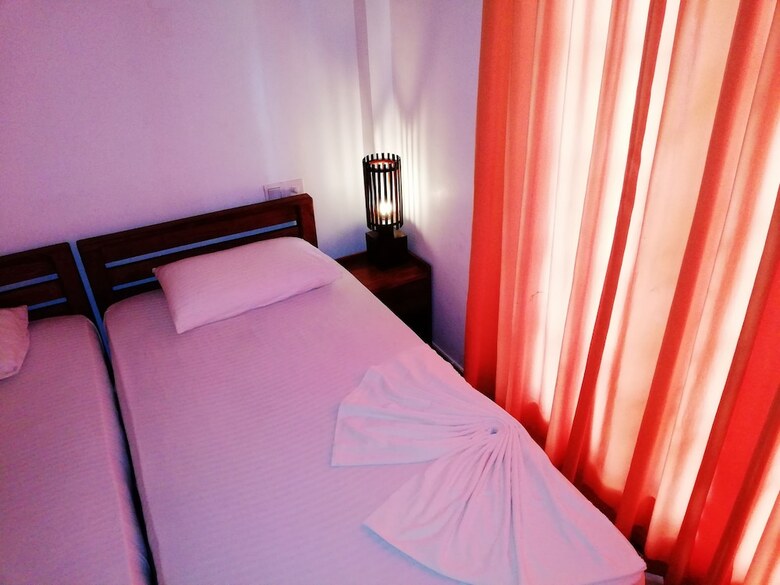 Hotel Rajarata Lodge