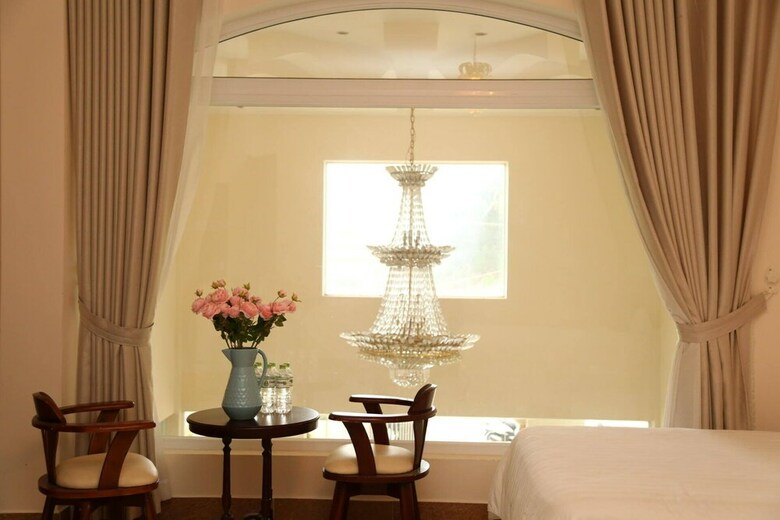 Le Petit Paris Hotel Dalat