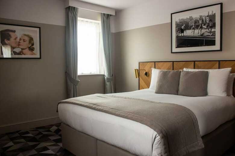 Victory House London Hotel