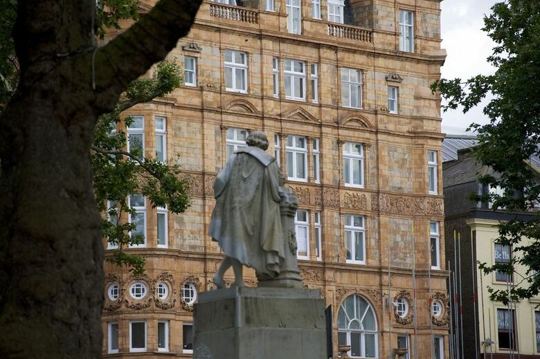 Victory House London Hotel