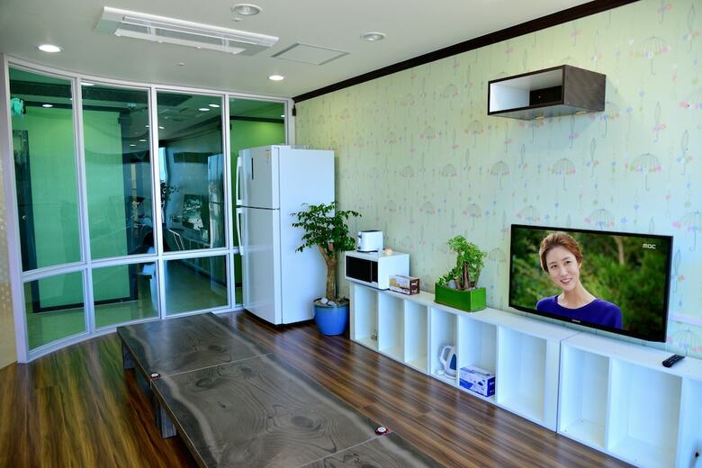 Hostal Seom Guesthouse - Hostel