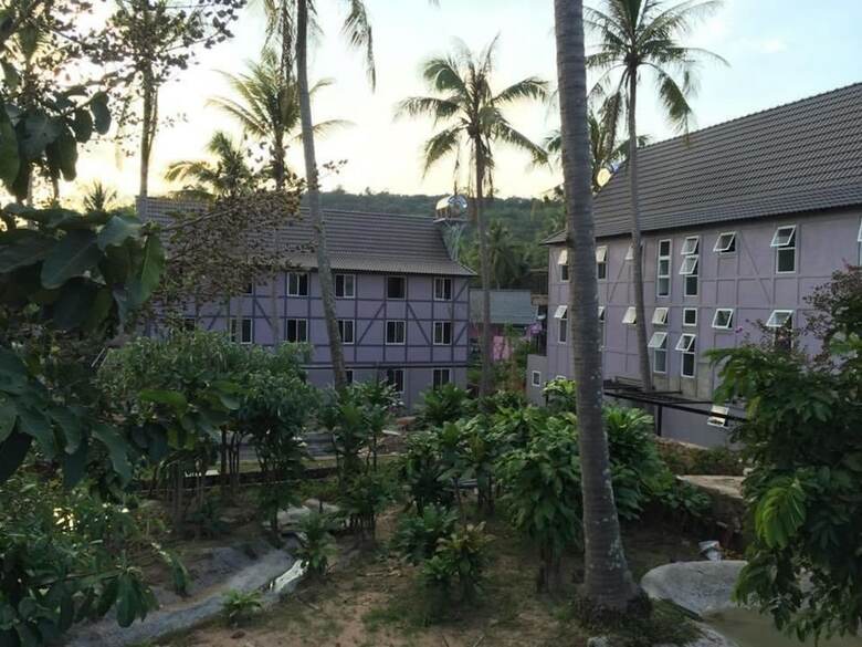Coco Valley Hotel & Restaurant