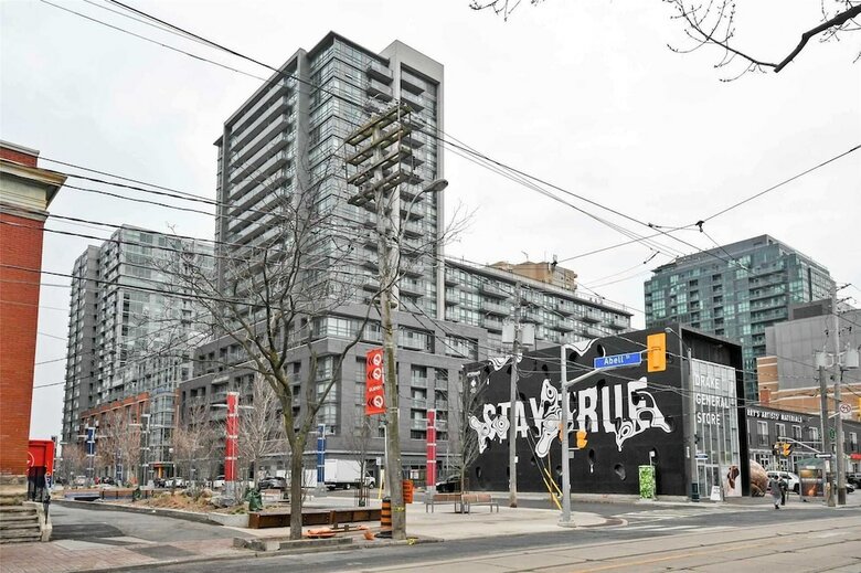 Platinum Suites - Fabulous Cn Tower View. 2bed 2bath + Free Parking