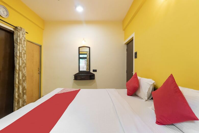 Hotel Oyo 7272 Stayout Aurita Holida Homes