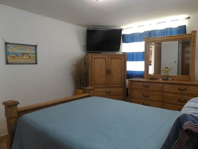 Front Beach Luxury Apartment
