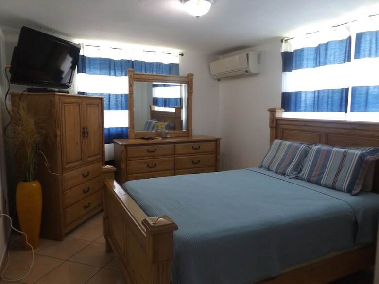 Front Beach Luxury Apartment