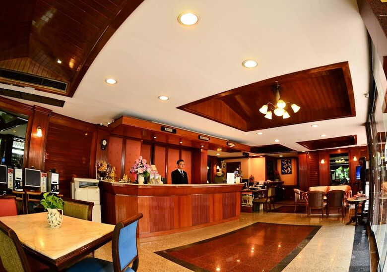 Hotel Silom Village Inn