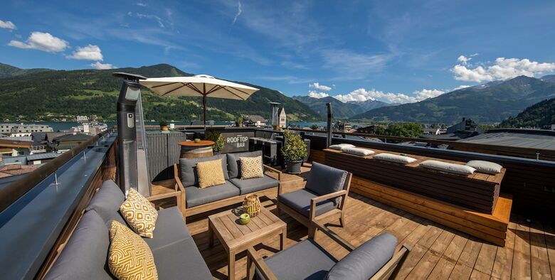 Two Timez Boutique Hotel