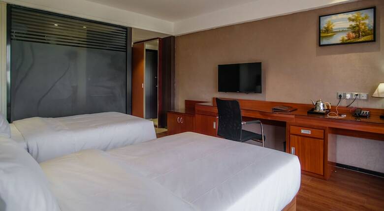 Swiss Lenana Mount Hotel