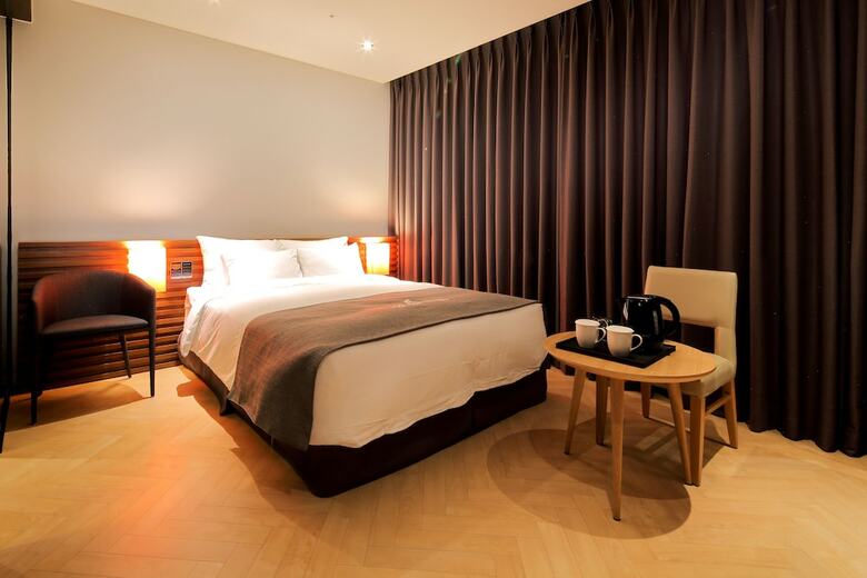 Golden Business Hotel