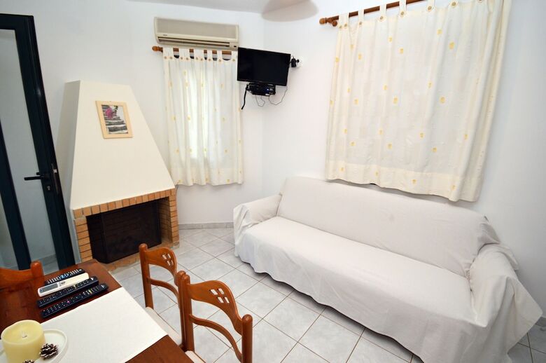 Koukounari Apartments