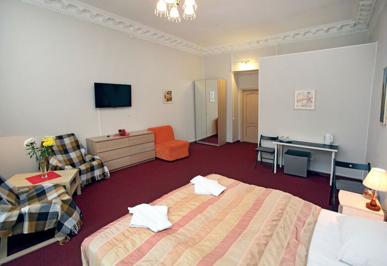 Alexander Hotel