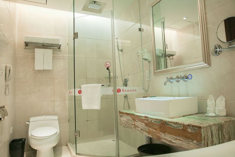 Hotel Ramada Shenzhen Baoan