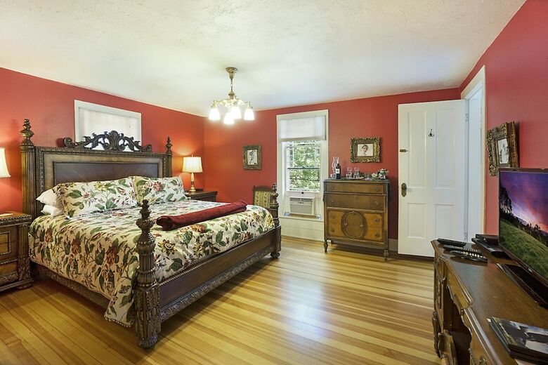 Avenue Hotel Bed & Breakfast