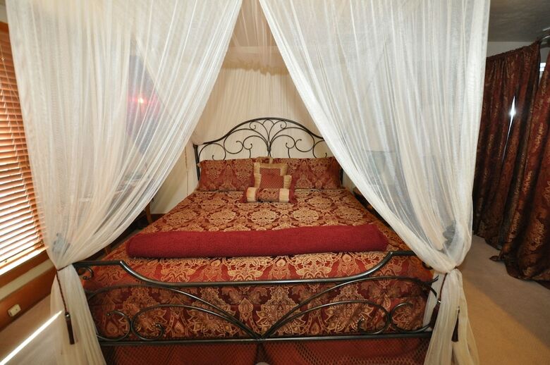 Avenue Hotel Bed & Breakfast