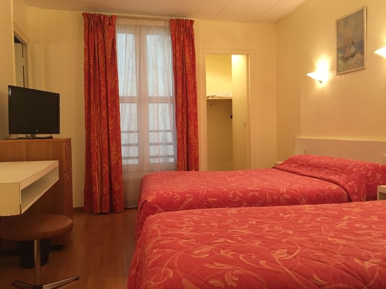 Hotel H�tel Des Pyr�n�es - Nation