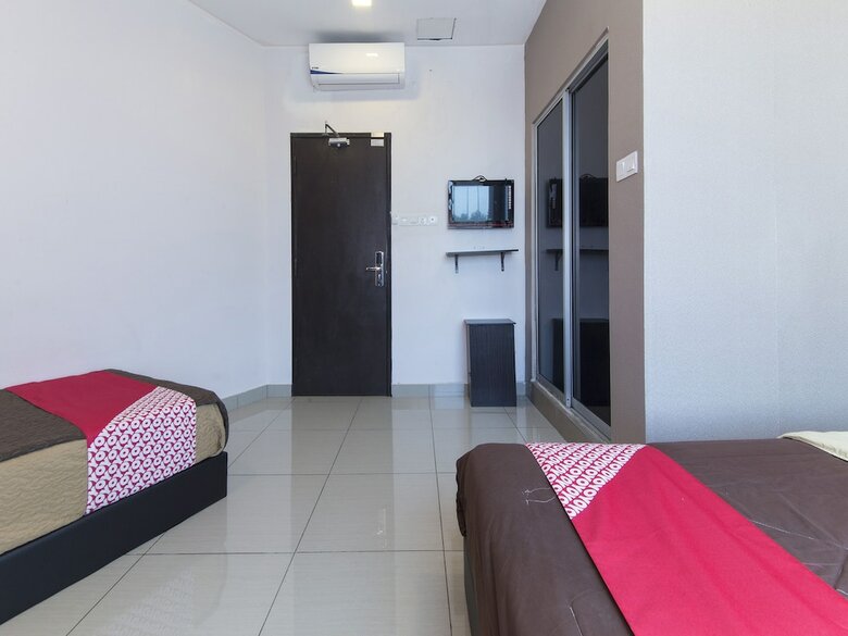 Oyo 439 Night Queen Hotel