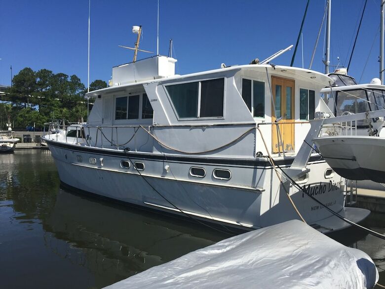 Classic Yacht Rentals At Florabama