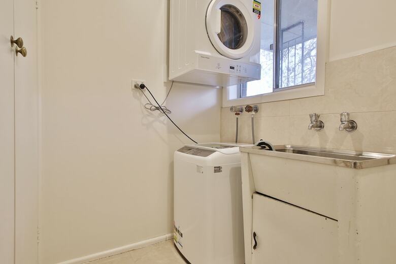 Ivy Units Glen Waverley