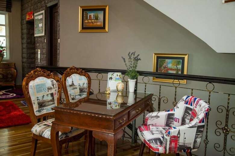 Bed & Breakfast Smurf Inn Homestay