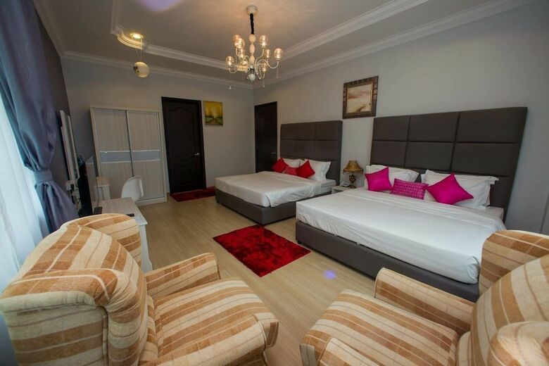 Bed & Breakfast Smurf Inn Homestay