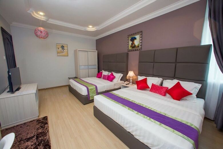 Bed & Breakfast Smurf Inn Homestay