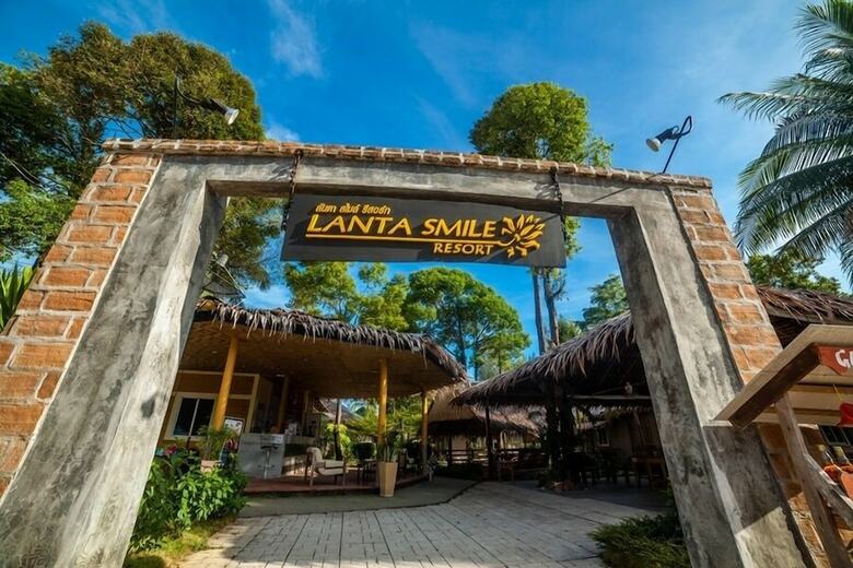 Hotel Lanta Smile Resort @longbeach