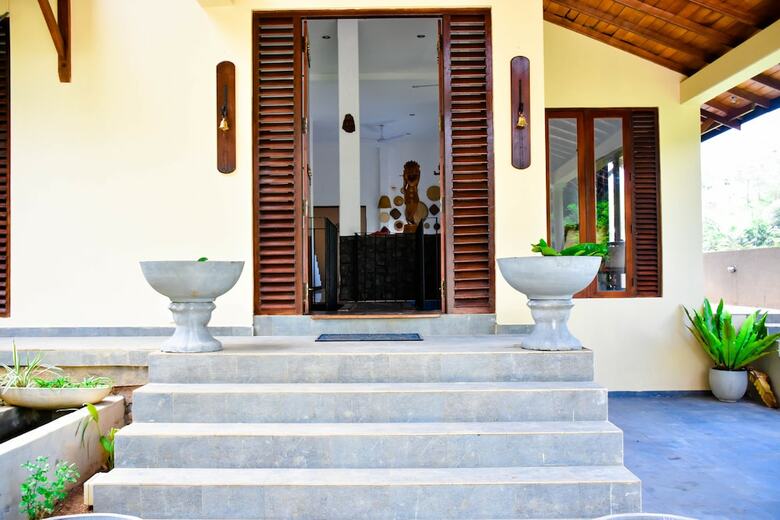 Hotel Sri Kandyan Bungalow