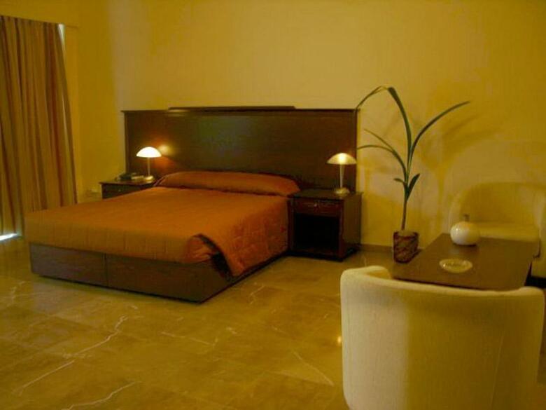Apollo Hotel