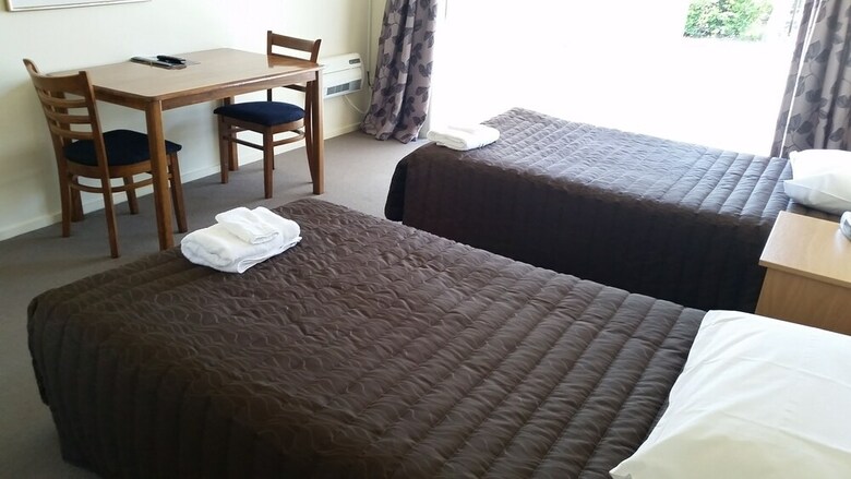 Brightwater Motor Inn